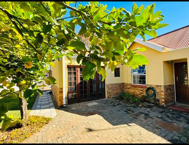 4 BEDROOM HOUSE FOR SALE IN PELLISSIER